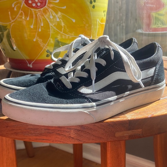 Vans Shoes - Women’s Vans Ward Canvas Sneakers